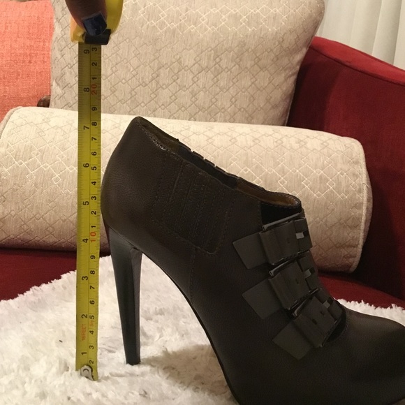 L.A.M.B. Green leather booties size 7 - Picture 8 of 8